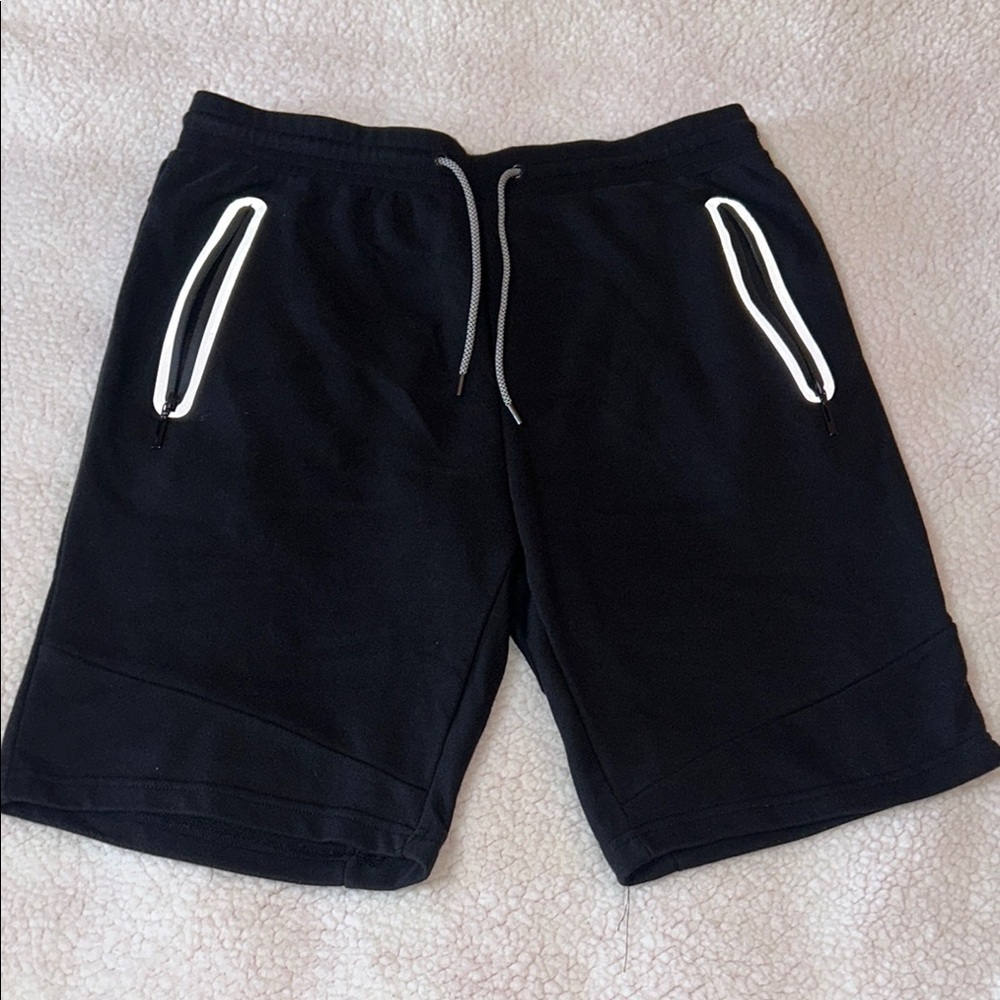 Athletic Black Shorts with Elastic Waistband and Tapered Fit